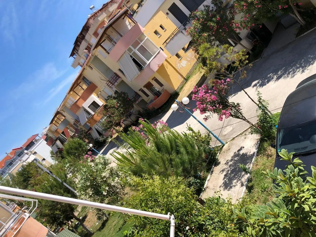 Eldi'S Apartment Golem  Albania